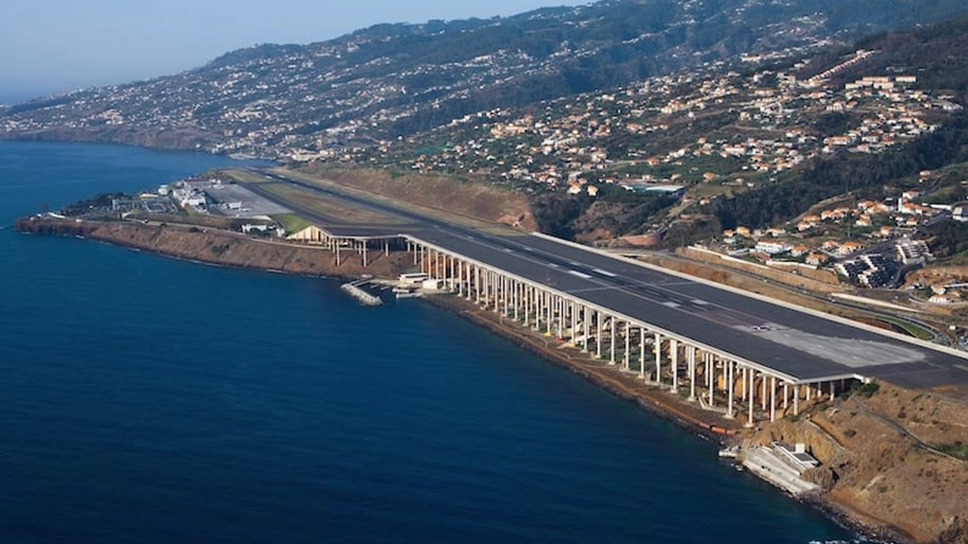 Aeroporto Internacional da Madeira Image